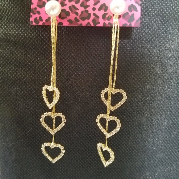 Betsey Johnson Tiered Heart Earrings - NWT - Picture 4 of 7